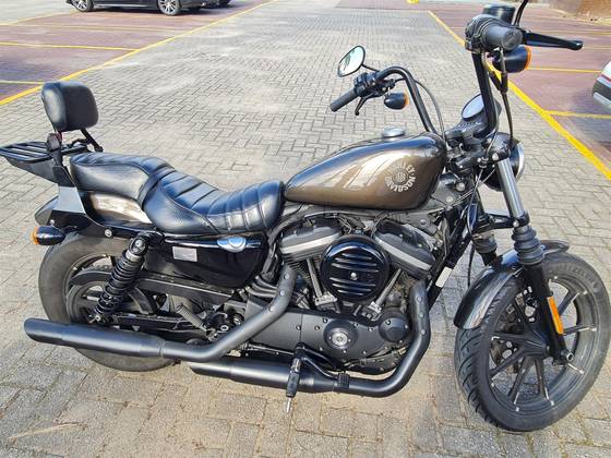 HARLEY-DAVIDSON SPORTSTER IRON 883 